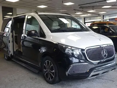 Gebraucht Mercedes Vito 190 PS (139 kW) 2019 Arktikweiss / schwarz bicolor Van
