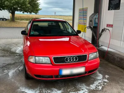 Gebraucht Audi A4 125 PS (91 kW) 1995 Rot Limousine