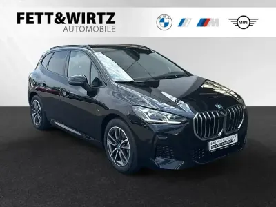 Gebraucht BMW 220 Active Tourer M Sport 163 PS (119 kW) 2025 Black sapphire Van / Kleinbus