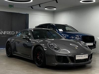 Porsche 911 Carrera 4 GTS