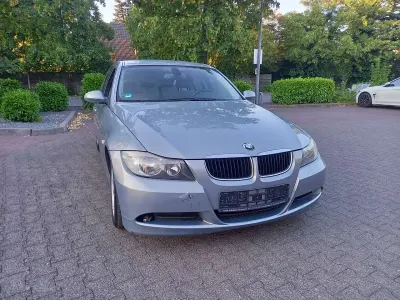 Gebraucht BMW 320 177 PS (130 kW) 2006 Grau Limousine