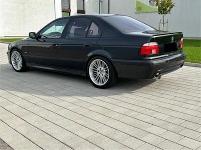 BMW 523