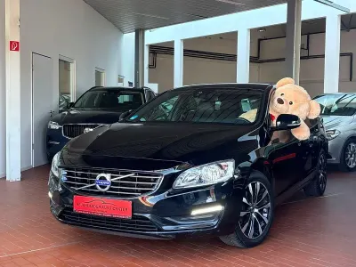 Gebraucht Volvo V60 150 PS (110 kW) 2017 Schwarz Kombi