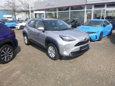 Usata Toyota Yaris Cross Active 92 CV (67 kW) 2024 Argento SUV