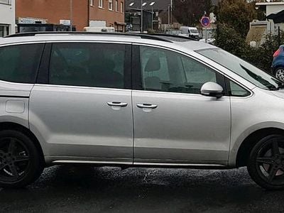 Second-hand VW Sharan 170 CP (125 kW) 2010 Argintiu Monovolum