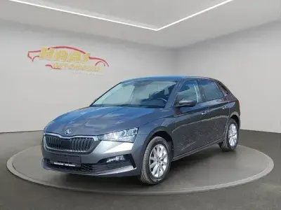 Używany Skoda Scala Ambition 140 KM (102 kW) 2022 Szary Hatchback