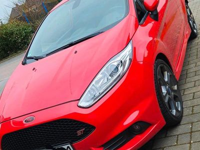 Second-hand Ford Fiesta ST 182 CP (133 kW) 2015 Roșu Hatchback