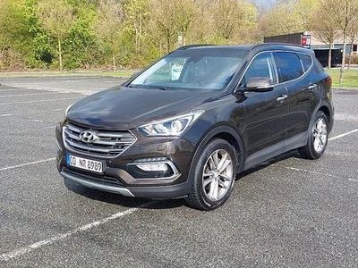 Second-hand Hyundai Santa Fe Premium 200 CP (147 kW) 2016 Maro SUV