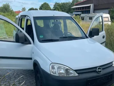Gebraucht Opel Combo 95 PS (69 kW) 2011 Weiß Van / Kleinbus