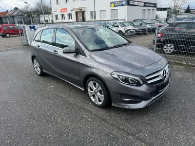 Używany Mercedes B200 Style 136 KM (100 kW) 2019 Szary Minivan