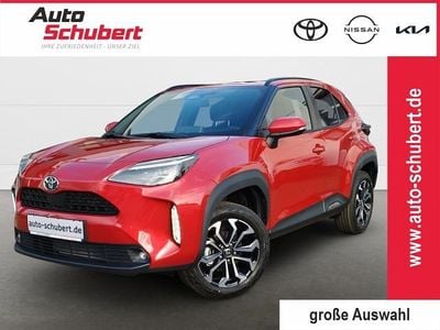 Neu Toyota Yaris Cross 131 PS (96 kW) 2025 Rot SUV