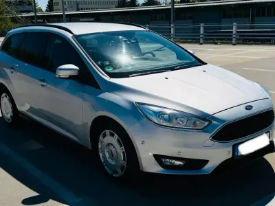 Gebraucht Ford Focus 125 PS (91 kW) 2016 Grau Kombi