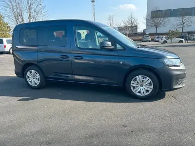 Gebraucht VW Caddy Basis 102 PS (75 kW) 2021 Blau Van / Kleinbus