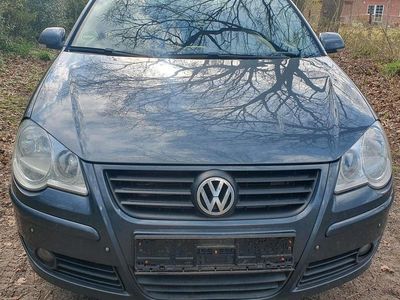 Gebraucht VW Polo 64 PS (47 kW) 2005 Grau Kleinwagen