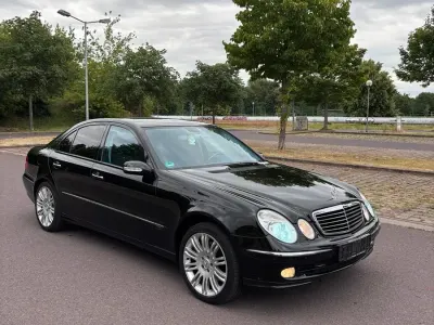 Gebraucht Mercedes E320 Avantgarde 204 PS (150 kW) 2003 Schwarz Limousine