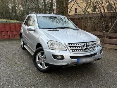 Gebraucht Mercedes ML320 224 PS (164 kW) 2008 Silber SUV
