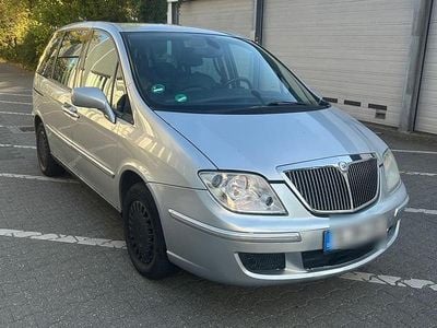 Gebraucht Lancia Phedra 128 PS (94 kW) 2003 Silber Van / Kleinbus