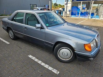Usata Mercedes 200 120 CV (88 kW) 1992 Blu Berlina