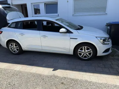 Gebraucht Renault Mégane GrandTour LIMITED 132 PS (97 kW) 2018 Weiß Kombi
