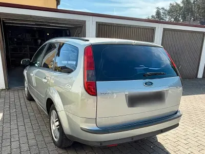 Używany Ford Focus 116 KM (85 kW) 2005 Srebrny Kombi