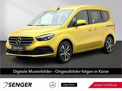 Gebraucht Mercedes T180 Progressive 116 PS (85 kW) 2023 Gelb Van / Kleinbus