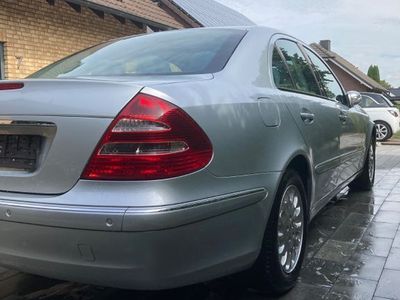 Mercedes E280