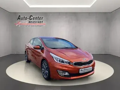 Second-hand Kia ProCeed Spirit 331 CP (243 kW) 2015 Portocaliu Hatchback