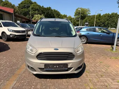 Gebraucht Ford Tourneo Courier Titanium 101 PS (74 kW) 2014 Titangrau metallic Van / Kleinbus