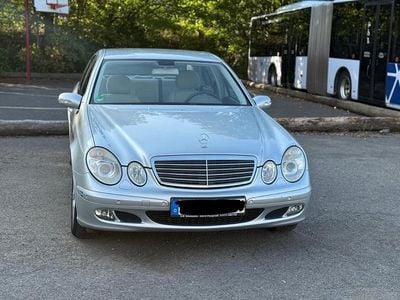 Mercedes E200
