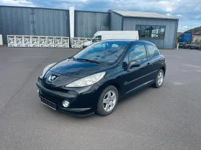 Gebraucht Peugeot 207 95 PS (69 kW) 2009 Schwarz Kleinwagen