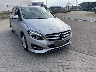 Gebraucht Mercedes B220 Style 177 PS (130 kW) 2016 Grau Van / Kleinbus