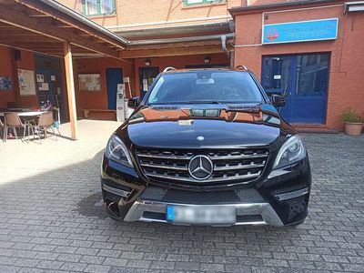 Schwarz Gebraucht 2013 Mercedes ML350 SUV | 14.800 € (Fairer Preis)