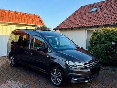 Gebraucht VW Caddy Maxi 110 PS (80 kW) 2019 Braun Van / Kleinbus