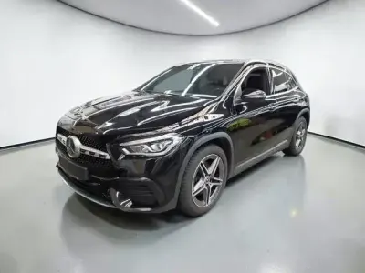 Gebraucht Mercedes GLA220 AMG line 190 PS (139 kW) 2023 Schwarz SUV