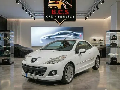 Gebraucht Peugeot 207 CC 112 PS (82 kW) 2010 Weiß Cabrio