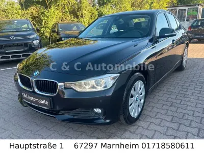 Gebraucht BMW 318 Comfort Edition 143 PS (105 kW) 2013 Schwarz Limousine