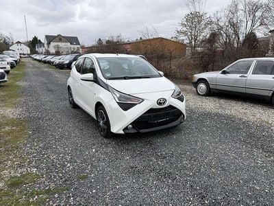 Gebraucht Toyota Aygo X-play 72 PS (52 kW) 2020 Weiß Kleinwagen
