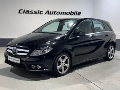 Gebraucht Mercedes B200 156 PS (114 kW) 2012 Schwarz Kleinwagen