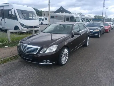 Gebraucht Mercedes 220 170 PS (125 kW) 2009 Braun Limousine