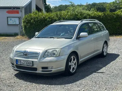 Gebraucht Toyota Avensis Executive 163 PS (119 kW) 2004 Silber Kombi