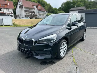 Gebraucht BMW 220 Gran Tourer Advantage 190 PS (139 kW) 2021 Schwarz Van / Kleinbus