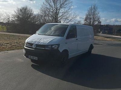 Gebraucht VW T6 150 PS (110 kW) 2019 Rot Van