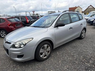 Gebraucht Hyundai i30 Edition 109 PS (80 kW) 2010 Silber Kombi