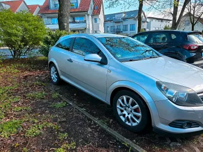 Brugt Opel Astra GTC 90 HK (66 kW) 2010 Sølv Coupe