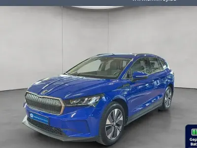 Second-hand Skoda Enyaq iV Loft 132 kW (180 CP) 2024 Albastru SUV