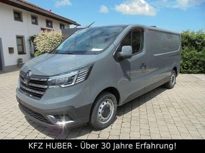 Grau Gebraucht 2025 Renault Trafic Van / Kleinbus | 29.800 € (Guter Preis)