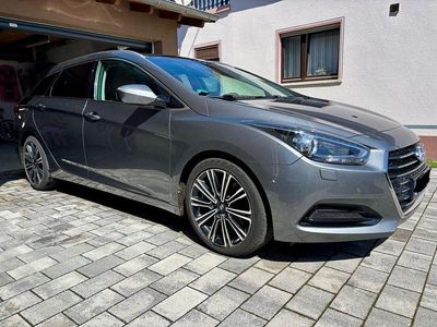 Second-hand Hyundai i40 Premium 141 CP (103 kW) 2015 Gri Berlinǎ