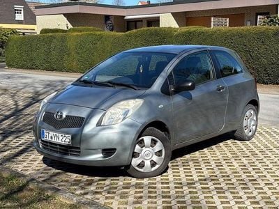 Usata Toyota Yaris 69 CV (50 kW) 2008 Grigio Utilitaria