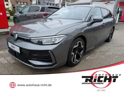 Gebraucht VW Passat R-line 150 PS (110 kW) 2025 Diabasgrau metallic Kombi