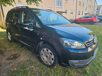 Gebraucht VW Touran 105 PS (77 kW) 2012 Schwarz Van / Kleinbus